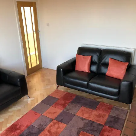 Ryndle House سكرابورو
